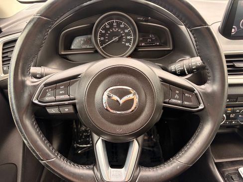 Used 2018 MAZDA MAZDA3 Touring FWD image 25