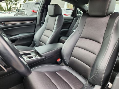 Used 2019 Honda Accord Sport image 7