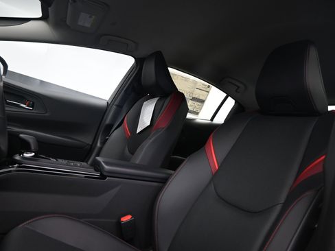 New 2026 Toyota Prius Plug-In Hybrid image 12