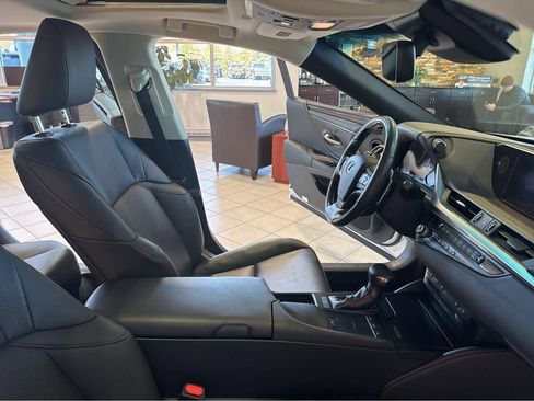 Used 2021 Lexus ES 250 w/ Premium Package AWD/4WD image 28