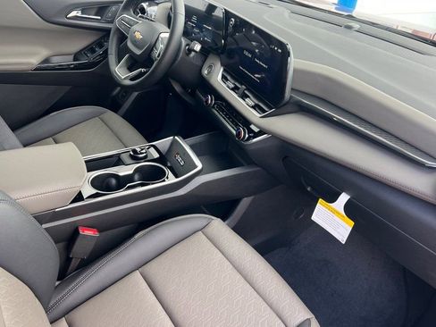 New 2026 Chevrolet Equinox LT w/ Convenience Package II image 13