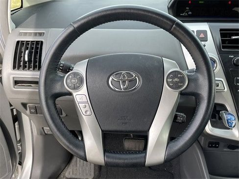 Used 2013 Toyota Prius V Five image 11