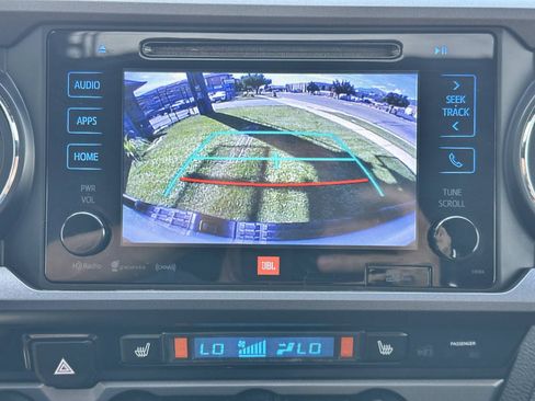 Used 2017 Toyota Tacoma TRD Off-Road AWD/4WD image 33