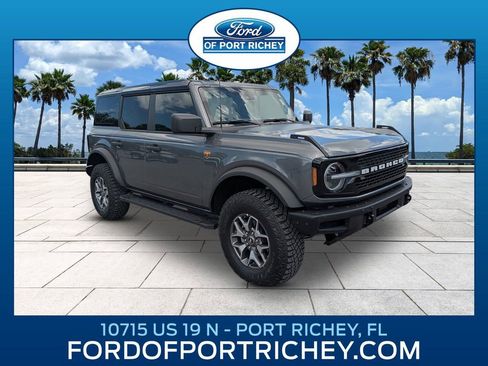 Used 2025 Ford Bronco Badlands image 1