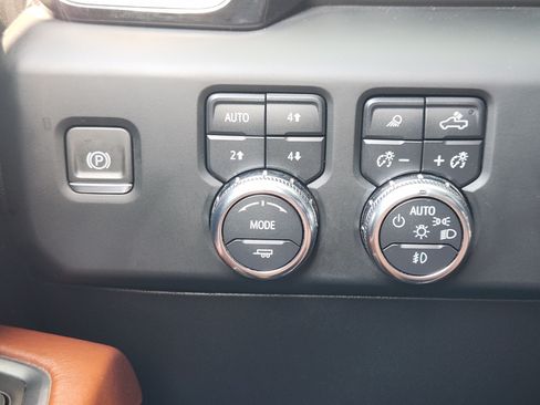 Used 2024 GMC Sierra 2500 Denali Ultimate AWD/4WD image 23