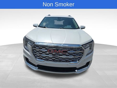 Used 2023 GMC Terrain Denali AWD/4WD image 9