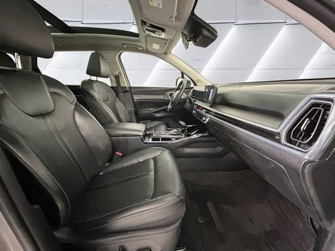 Used 2025 Kia Sorento SX image 13