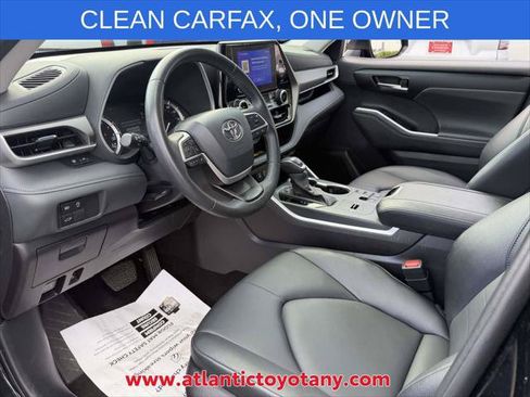 Certified 2025 Toyota Highlander XLE FWD image 14