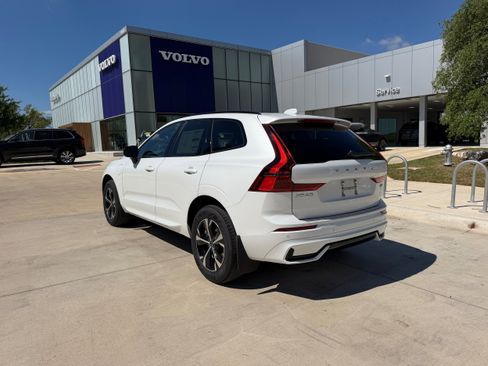 New 2026 Volvo XC60 T8 Core w/ Protection Package Premier image 4
