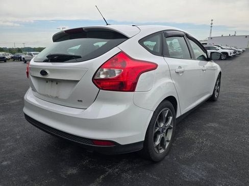 Used 2014 Ford Focus SE w/ Equipment Group 201A FWD image 3