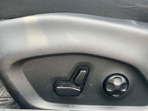 Used 2019 Jeep Compass Limited AWD/4WD image 9