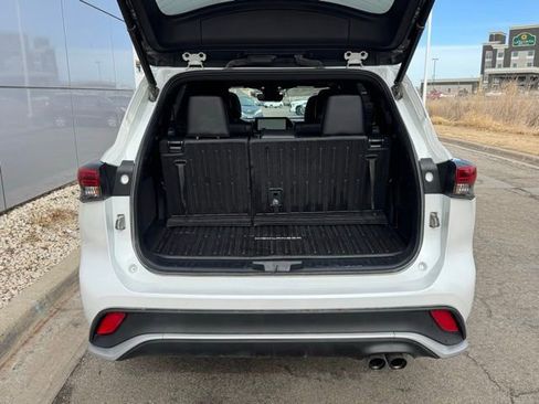Certified 2023 Toyota Highlander XSE image 43