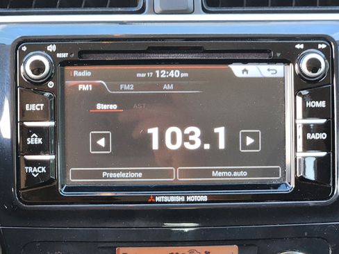 Used 2018 Mitsubishi Mirage SE image 32