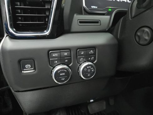 Used 2024 GMC Sierra 1500 Denali AWD/4WD image 17