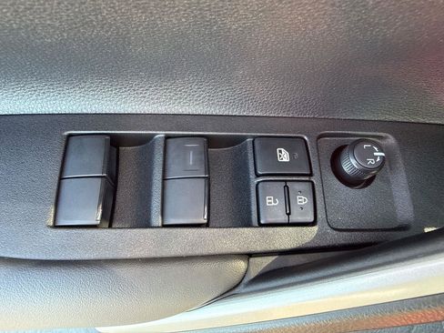 Used 2026 Toyota Corolla Cross LE w/ Moonroof Package image 10