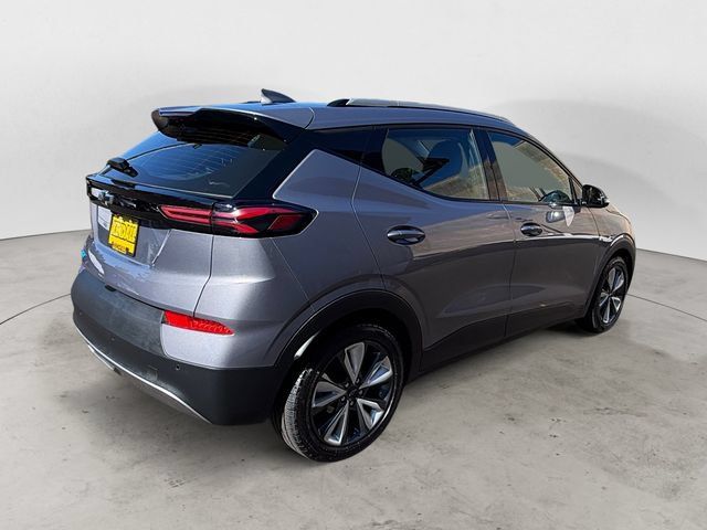 Used 2022 Chevrolet Bolt EUV LT w/ Convenience Package FWD image 5