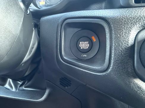 Used 2024 Jeep Wrangler Unlimited w/ Convenience Group AWD/4WD image 20