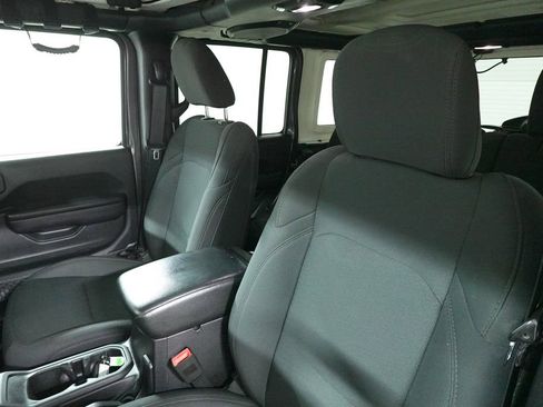 Used 2018 Jeep Wrangler Unlimited Sport image 12