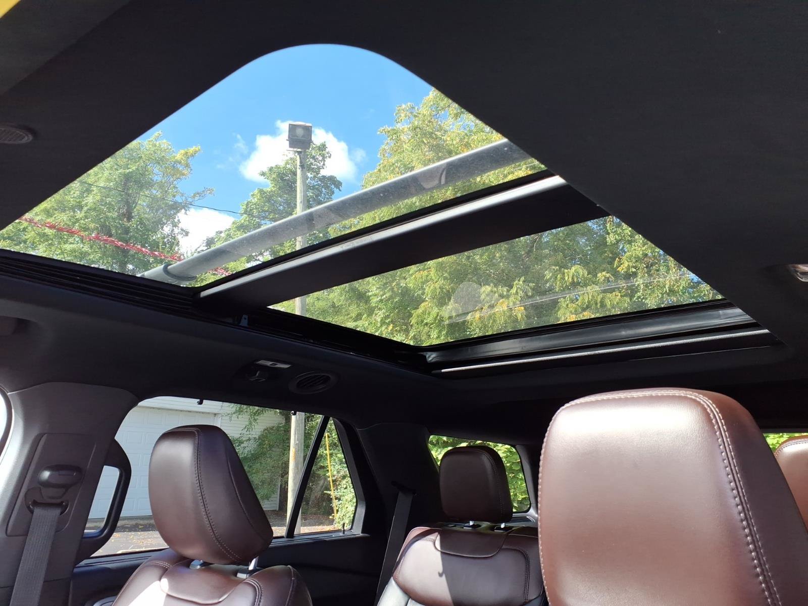 Certified 2020 Ford Explorer Platinum AWD/4WD image 7