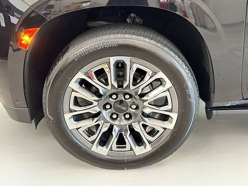 Used 2023 GMC Yukon Denali Ultimate AWD/4WD image 37