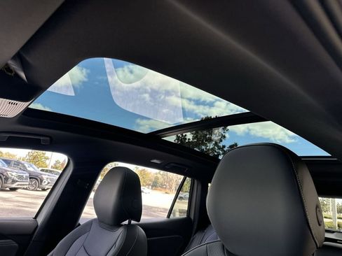 New 2026 Volkswagen Tiguan SE R-Line image 22