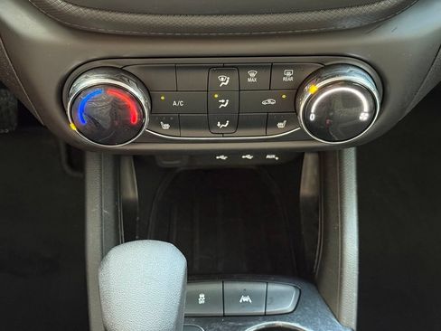Used 2023 Chevrolet TrailBlazer LT FWD image 19