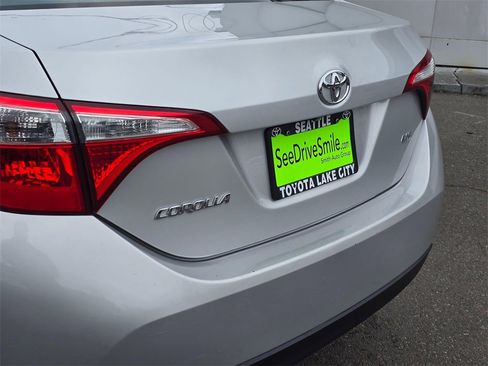 Used 2015 Toyota Corolla LE image 13