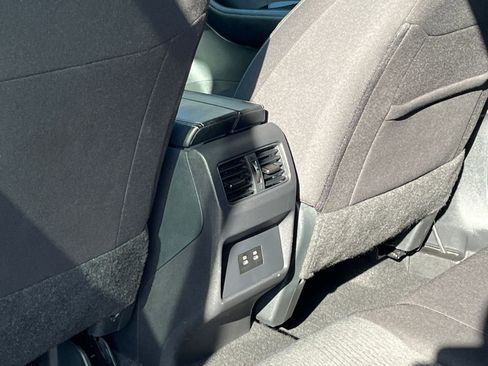 Used 2025 Nissan Rogue SV image 24