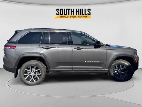 New 2025 Jeep Grand Cherokee Laredo X w/ Luxury Tech Group I AWD/4WD image 8