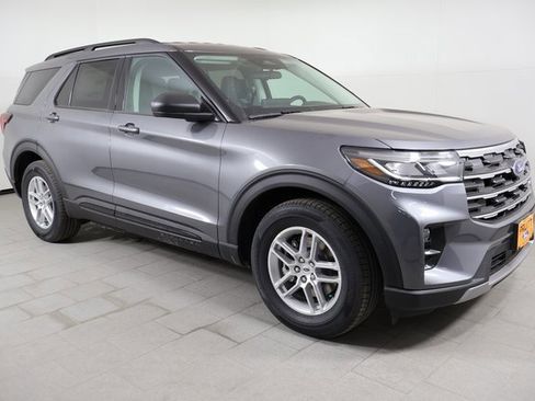 New 2026 Ford Explorer Active w/ Active Comfort Package image 3