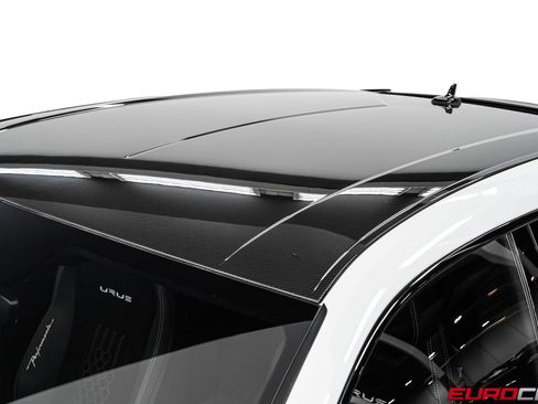 Used 2024 Lamborghini Urus Performante AWD/4WD image 19