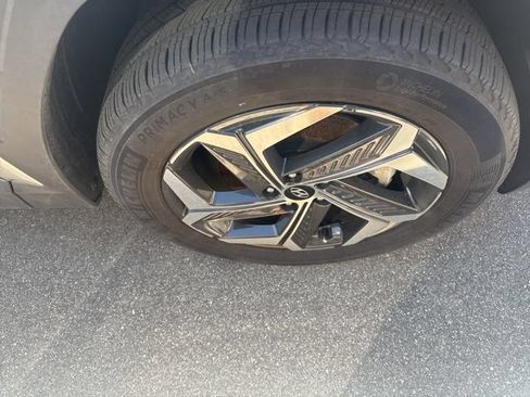 Used 2024 Hyundai Tucson Limited AWD/4WD image 13