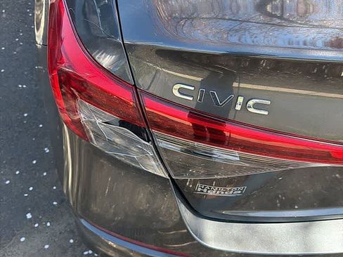 Used 2022 Honda Civic EX image 10