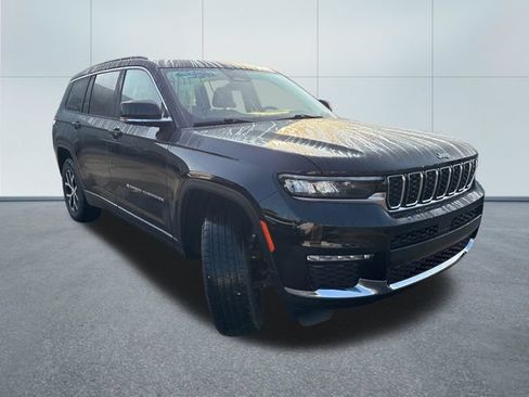 Used 2025 Jeep Grand Cherokee L Limited w/ Trailer Tow Package AWD/4WD image 5