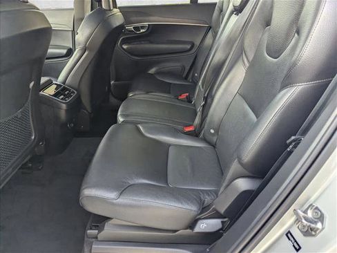 Used 2020 Volvo XC90 T6 Momentum w/ Protection Package Premier AWD/4WD image 17