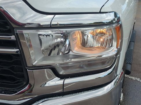 Used 2024 RAM 2500 Tradesman w/ Chrome Appearance Group AWD/4WD image 11