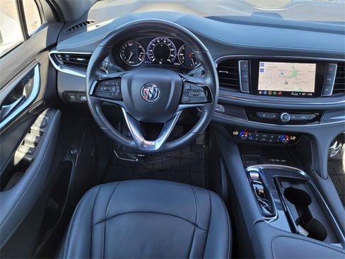Used 2024 Buick Enclave Premium image 11