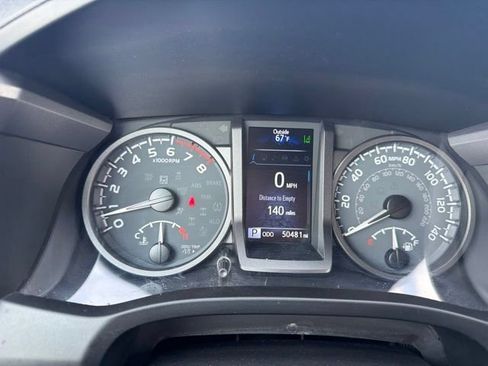 Used 2022 Toyota Tacoma TRD Sport w/ TRD Premium Sport Package AWD/4WD image 31