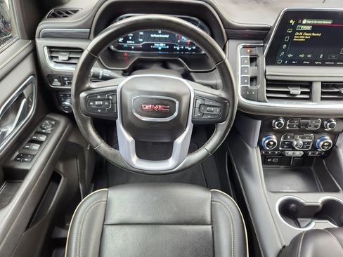 Used 2024 GMC Yukon SLT image 30