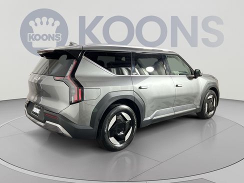 Used 2024 Kia EV9 Wind AWD/4WD image 7