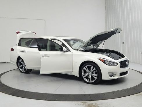 Used 2019 INFINITI Q70 L 3.7 w/ Sensory Package AWD/4WD image 9