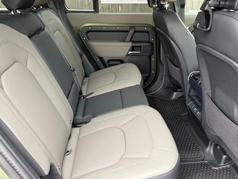 New 2026 Land Rover Defender 110 X-Dynamic SE AWD/4WD image 35