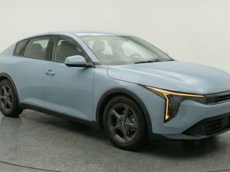 Used 2025 Kia K4 LXS video 1