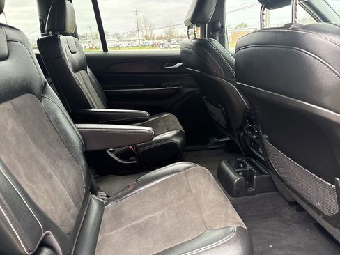 Used 2024 Jeep Grand Cherokee L Altitude image 36