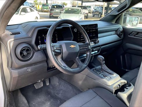 Used 2023 Chevrolet Colorado W/T image 16
