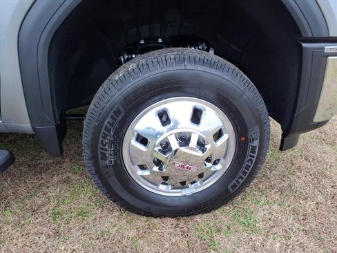 New 2026 GMC Sierra 3500 SLE w/ SLE Value Package image 9