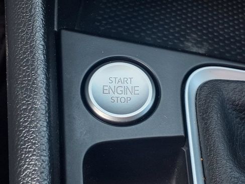 Used 2023 Volkswagen Jetta SE FWD image 10