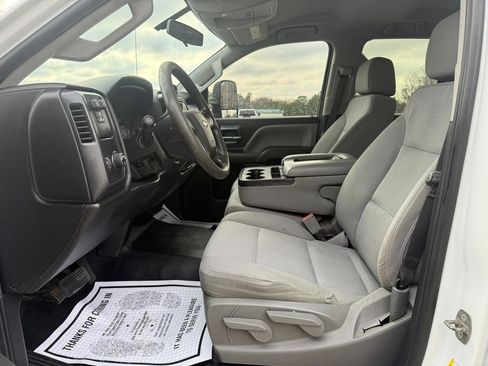 Used 2019 Chevrolet Silverado 2500 W/T image 12
