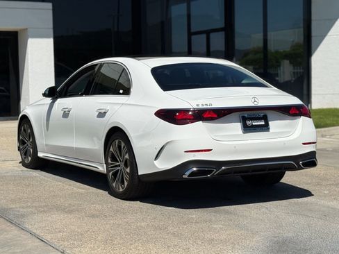 Used 2025 Mercedes-Benz E 350 Sedan image 11