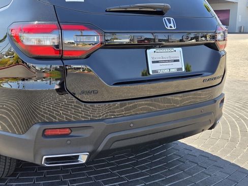 Used 2025 Honda Pilot Black Edition image 4